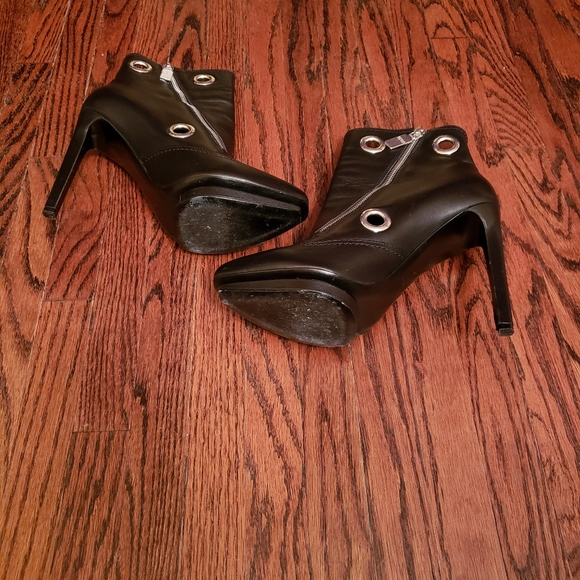 Designer Alexander McQueen ankle boots - Picture 5 of 5